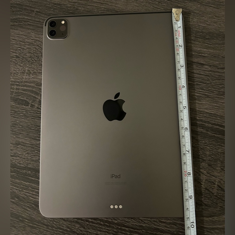 Apple iPad Pro 11-inch (2nd Gen) 256GB Wi-Fi + Cellular + Magic Keyboard +Pencil